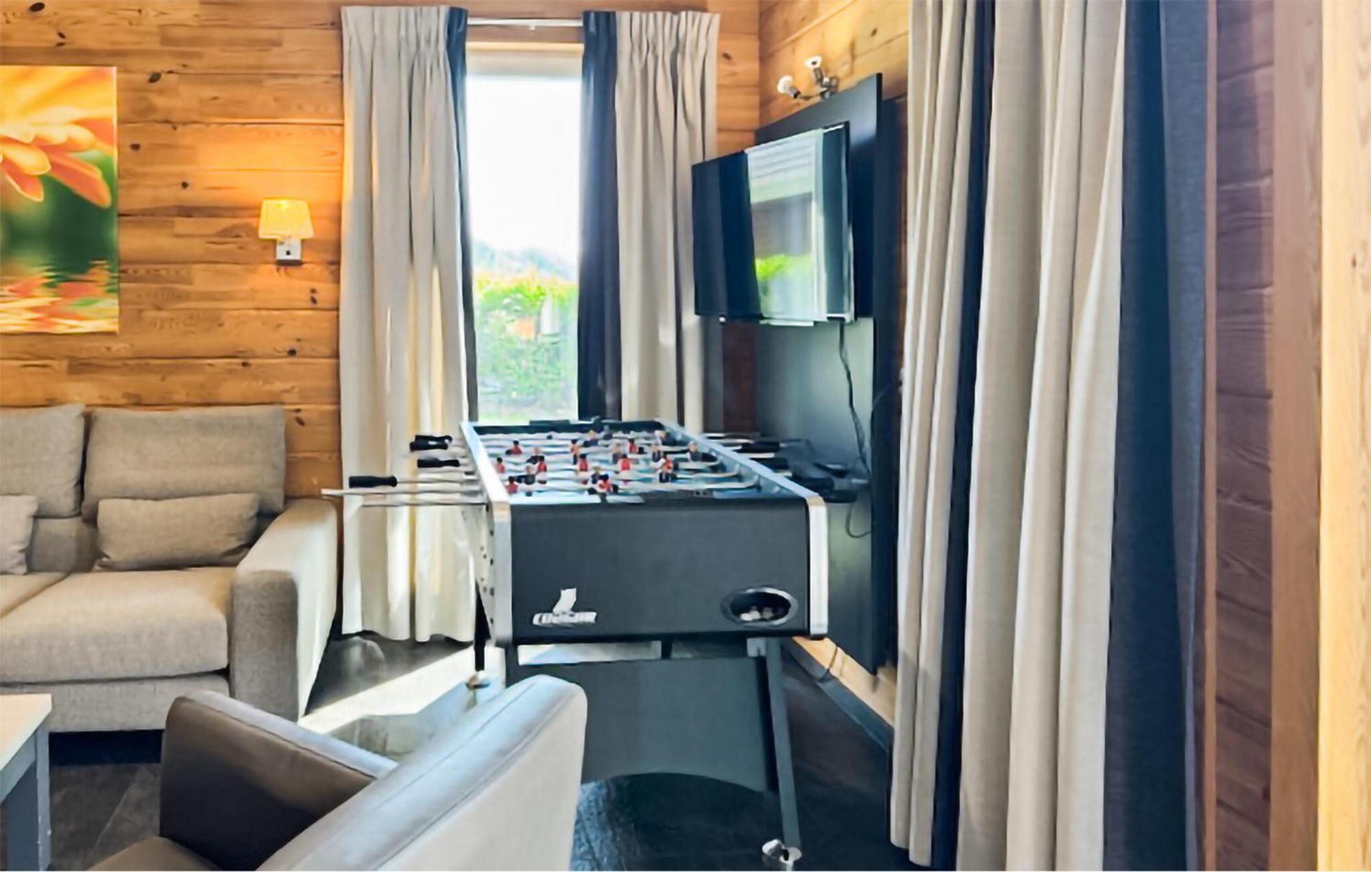 Lovely Home In Heel With Wifi Екстериор снимка